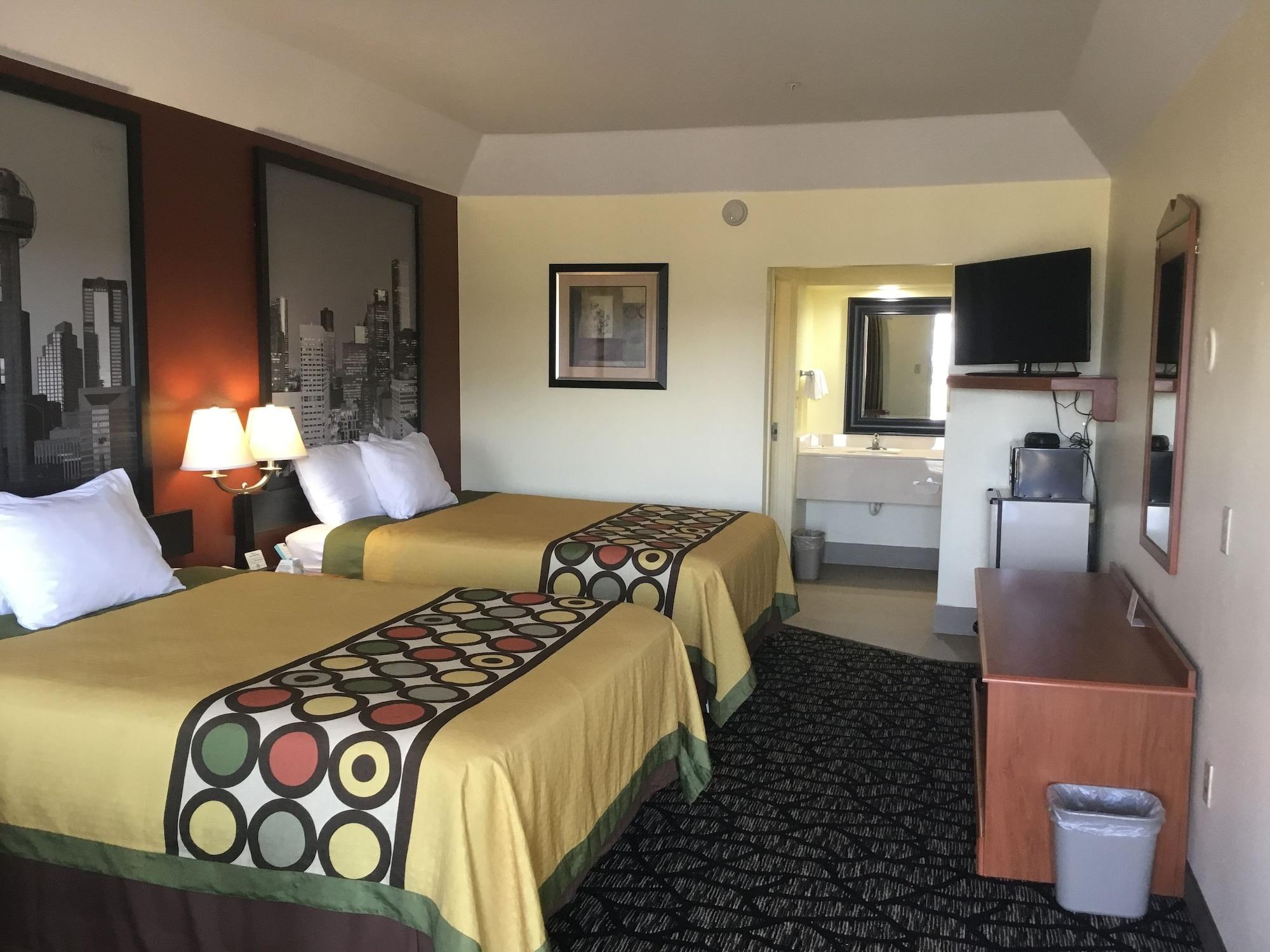Super 8 By Wyndham Tx Hotel