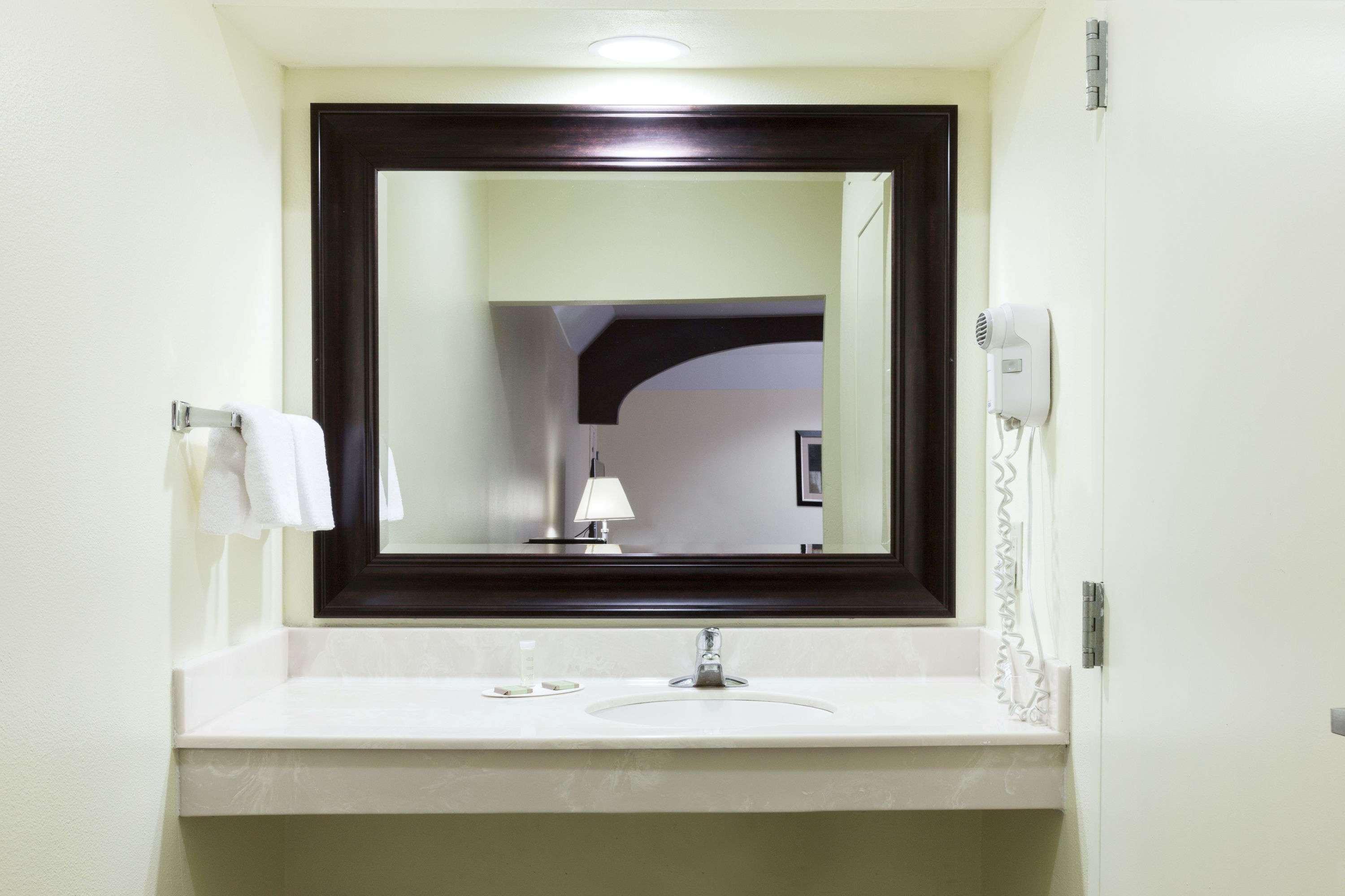 Super 8 By Wyndham Tx Hotel 2*